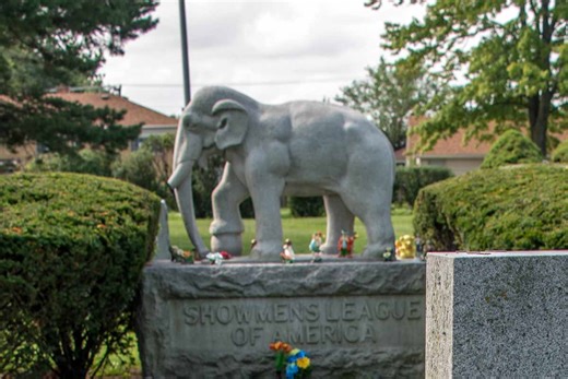 Historic cemetery honors circus performers and train victims