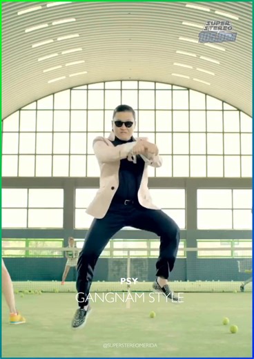 #flashback 🎹// PONGAN LA DE GANGNAM STYLE, GANGNAM STYLE !! ... Hace exactamente 12 años esta canción se convirtió en el primer video de YouTube en superar las mil millones de visitas. 😲🤩 PSY revolucionó la música en 2012 cuando incursiono ritmos nuevos al pop, mezclado con coreografías originales y poco comunes para la época. 🤩🎹 | Super Stereo