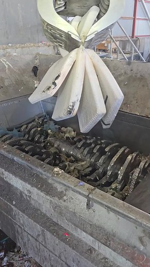 Industrial Shredder Excellence: Power and Efficiency