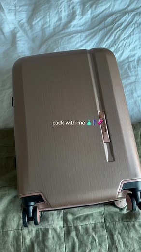 pack with me ft @Samsonite carry-on! it fits so much and looks so cut #packwithme #travel #sambassador #SamsonitePartner