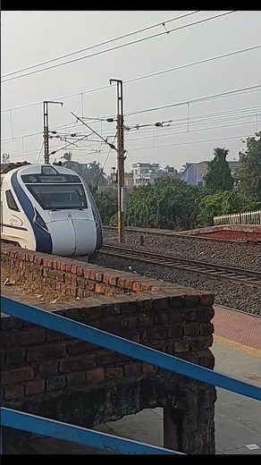 Train gadi video // Vande Bharat train // Local Train Gari Video // Train gadi