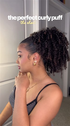 The recipe for the perfect curly puff could be in your closet👀#curlyhairstyles #hairhack #tutorial