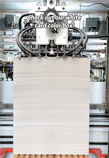 Check out our white card stock boxes! They feature a glossy film coating process, resulting in vibrant colors, making them suitable for packaging gifts, daily necessities, and food. #cardboardbox #giftbox #whitecardboardbox #printingbusiness #factory