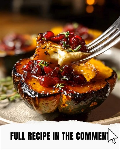 ✨ A show-stopper side dish that tastes as good as it looks! 🍯🧀🍂 Ingredients: 1 medium acorn squash, halved and seeded (about 700 g / 1.5 lb) 2 tbsp olive oil (30 ml / 1 fl oz) 3 tbsp honey (45 ml / 1.5 fl oz) 1 wheel of brie cheese (about 200 g / 7 oz), sliced into wedges ½ cup cranberry sauce or cranberry reduction (120 ml / 4 fl oz) 1 tbsp fresh rosemary, chopped (optional) Pinch of salt & pepper Steps: 1️⃣ Preheat oven to 400°F (200°C). 2️⃣ Brush acorn squash halves with olive oil and seas