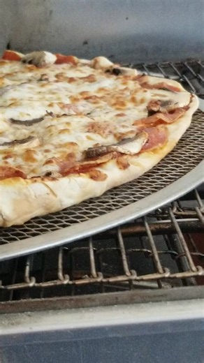 It is with great honor we are open and ready to serve you during the week of Christmas. Due to unseasonably-warm temperatures it's CHRISTMASTIME OVERTIME! Hours: Tuesday-Sunday 11am-2pm and 5-7pm for #PIZZABYAPPOINTMENT Order now! | Chef Baldee's Pizza