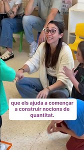 Visitem les aules d'infantil, a l'escola Torre de la Llebre de Rubí.
