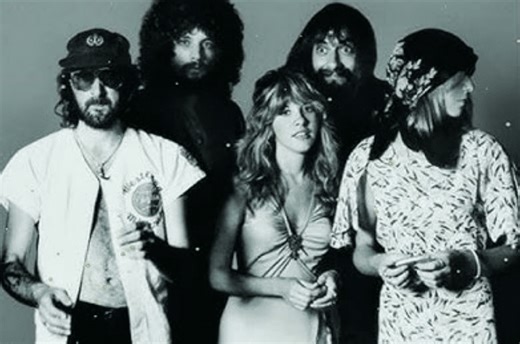 8 Rock Bands That Released Music Without Their Original Singer and Flopped