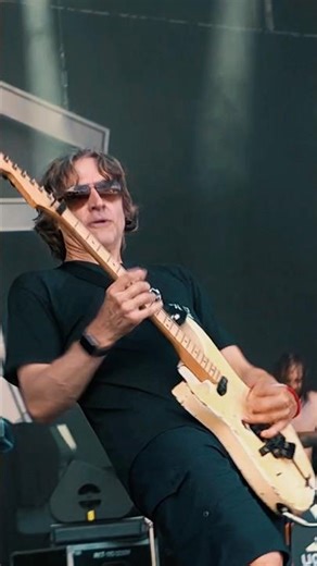 Klaus shreds on “Funky Fresh”