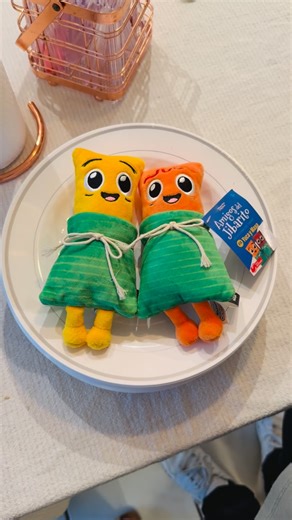 La solución al eterno dilema de pasteles ha llegado! Tu decides si con o sin ketchup! www.jibaritodelacajita.com | El Jibarito de la Cajita