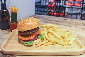 The Autobus: Grab Brunch At This Bicycle-Themed Cafe & Park Your Bicycle Outside For Free At Downtown Gallery