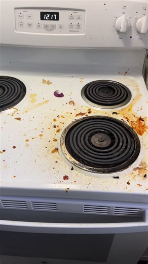 Stove cleaning 😅😍#housecleaning #limpizadecasas #cleantok #fyp