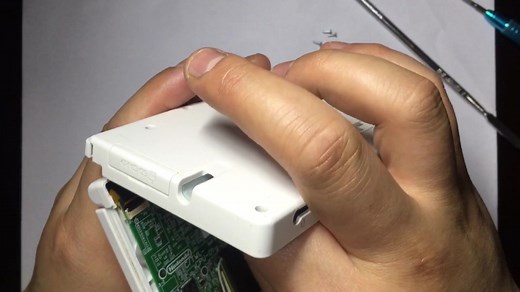 任天堂NDSi拆机教程实录