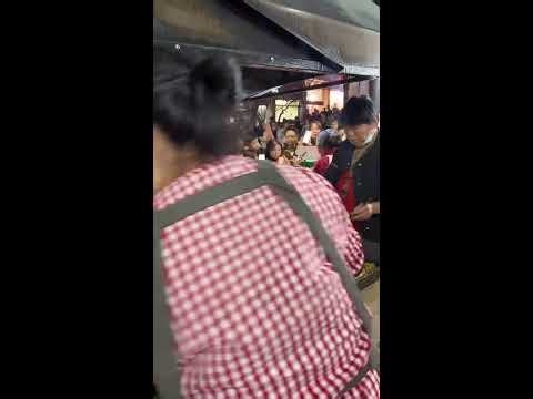 Magical Chinese street food 神奇的中国街头美食 不思議な中国の街グルメ