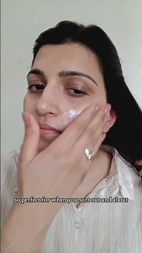 Quick Review - Skin Aqua Super Moisture UV Milk SPF 50+ PA++++ #skinaqua #sensitiveskin #sunscreens