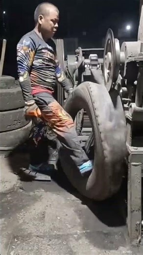 the process of cutting used tires for recycling