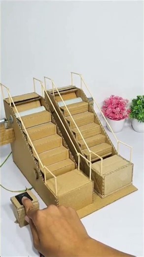 metro escalator working model with cardboard