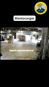 🚨Principios Clave de Operación Segura🚨👇 Capacitación y Certificación: Solo personal entrenado debe operar el montacargas. Inspección Diaria: Revisar frenos, dirección, luces, bocina y niveles antes de iniciar. Cinturón de Seguridad: Siempre usarlo para protegerse en caso de vuelco. Seguridad de Carga: No sobrecargar, equilibrar la carga y mantenerla inclinada hacia atrás. Visibilidad y Conducción: Conducir en reversa si la carga obstruye la vista; nunca elevar a nadie en las horquillas. Peato