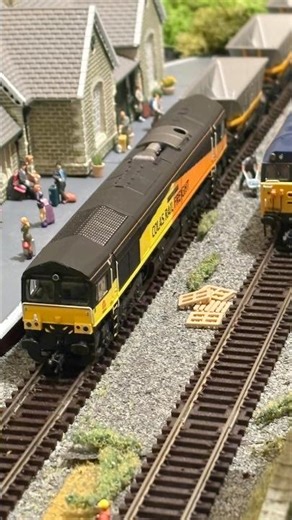 TT120 MOST COLOURFUL LOCO IN TT! COLAS RAIL CLASS 66 #hornby #modeltrains #colasrail