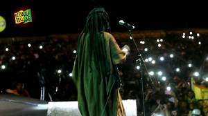 149K views · 5.9K reactions | O africano Koko Dembélé fez a alegria e matou a saudade da Bahia justamente no República do Reggae! O sucesso Amagni emocionou tanta gente que precisou ser cantado novamente no final do show! Confira o Vídeo completo gravado na República do Reggae 2016 Música: Amagni Artista: Koko Dembelé (CLIQUE EM CONFIGURAÇÕES E ESCOLHA 1080 PARA MELHOR RESOLUÇÃO ) | República do Reggae | Facebook