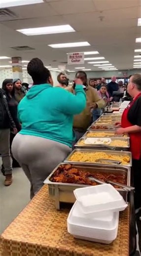 CHICKEN FIGHT gets CRAZY at BUFFET