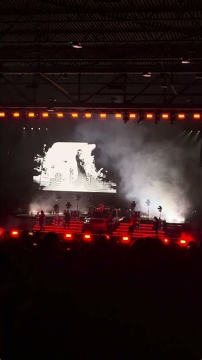Teeth | 5 Seconds of Summer at Coastal Credit Union Music Park at Walnut Creek