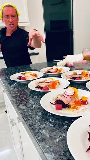 So blessed to love what i do and give people joy! Cheers for everyone’s support. Inquire now for your next occasion… #cheflife #tiktokfoodie #trendingfood #chefben