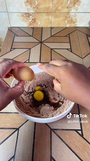 My birthday cake series Chocolate cake recipe 2cups of flour 1cup cocoa powder 1 and 1/2cup sugar 1tsp baking soda 2tsp baking powder 1/2tsp salt 1cup buttermilk Any flavor of choice(I used vanilla and chocolate) 1/2cup oil 1cup hot coffee or water 2eggs