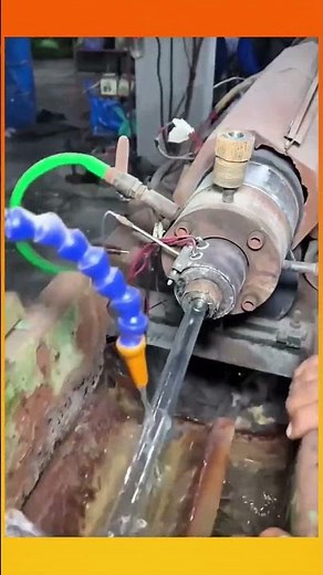 Clear plastic hose manufacturing process,melting raw plastic to forming flexible transparent tubing.