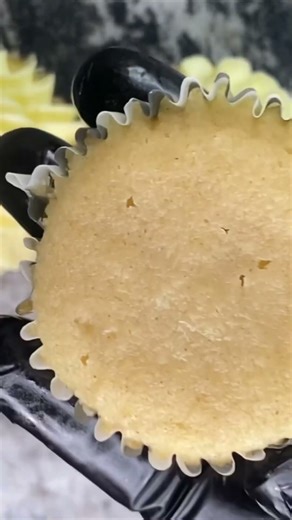 Easy Cupcake Deco Idea! Make Your Cupcakes POP #shorts #cupcakedecoratingideas #cakedecoration