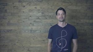 Top 5️⃣ differences between bumblebees and honeybees 🐝 How can you tell apart a bumblebee from a honeybee? Where do they live? What do they do? 🤔 Join our Senior Education Officer Andy as he answers your most common questions! Discover more simple guides to bumblebees, perfect for beginners, on our Bee the Change resources hub 👉 http://ow.ly/FPP950NHX0F | Bumblebee Conservation Trust