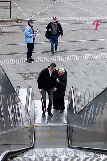 A blind man was guided to the right side of an escalator | Tips & Tricks