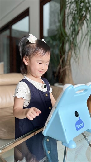 Then Senny Tirta on Instagram: "Skip video ini kalau nggak mau anak kamu makin jago bahasa Inggris 🇬🇧✨ Di usia anak sekarang, fase belajar itu krusial. Tantangannya? Biar anak belajar tanpa dipaksa & nggak gampang bosen. Aku nemuin solusinya: Wink Smart Learning @winksmartlearning Metode belajar seru dari Korea — aman, tanpa internet, dan efektif. ✨ Lagi ada home visit trial lesson loh, Klik link di bio aku ya! #WinkSmartLearning #BelajarSeru #AnakBahagia #Wink #EdukasiAnak Paren