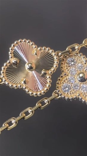 💎The Van Cleef & Arpels laser-etched interlocking bracelet is amazing! The diamond-encrusted five-petal four-leaf clover design is incredibly intricate, with each diamond shining with its own unique light. The laser-etched interlocking technique adds an extra touch of dynamism, instantly enhancing one’s demeanor when worn on the wrist. Whether for everyday use or special occasions, it’s an incredibly eye-catching piece. Love it!😍 # # # # #customjewelryfactory #jewelrymanufacturer #luxury #jewe