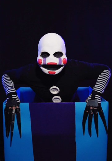 The Puppet / Marionette from FNAF SFX makeup transformation. This was such a fun cosplay. It took me hours to make this giant gift box but I only got this video out of it. So worth it tho! 🎁 __ #fnafcosplay #thepuppet #sfxmakeup #sfx #fivenightsatfreddys