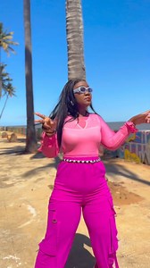 Sextooou!!! Hoje dia da paz com muita alegria e honra ao som da minha moritaaaaa Liloca . Para nós mulheres apaixonadas amor Tutto SoFresh aí vai minha declaração. Música moçambicana anima parabéns Morita @lilocamoz PRETA NEGRA SHOWS 848255679 / 868255679 | Marllen Preta Negra