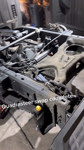 Ever seen two c-notches before 😂 #quadrasteer #duramax #quadramax #diesel #silverado #chevy #lbz #slammed #delphi #dieselpower #static #taquache #dieseltruck #towpig #ruined
