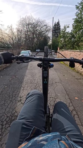 MTB / YouTube / Marcel Barth on Instagram: "Anzeige | Black Week bei Insta360 Butter bei die Fische: Du kannst jetzt Geld sparen. Punkt. Kein Marketing-Gelaber, keine langen Reden – es geht einfach darum, dass du für weniger Geld eine Kamera bekommst, die dir am Ende das gibt, worauf’s wirklich ankommt: Sicherheit, jede geile Situation sauber festhalten zu können. Ich bin seit drei Jahren Partner von Insta360 und stehe voll dahinter. Gute Produkte, gute Leute. Meine klare Empfehlung für Social M