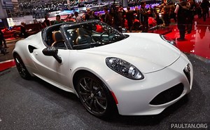 Alfa Romeo 4C Spider concept previews 2015 model