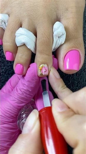 Rosa nas unhas dos pés 👣 #nails #unhas