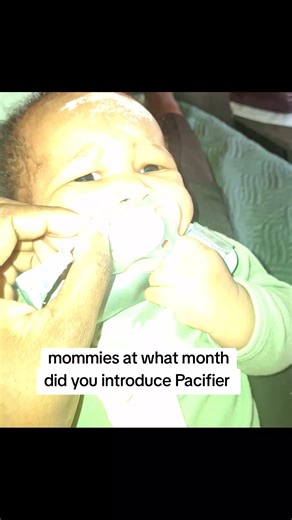 Introducing a Pacifier: Best Timing for New Moms