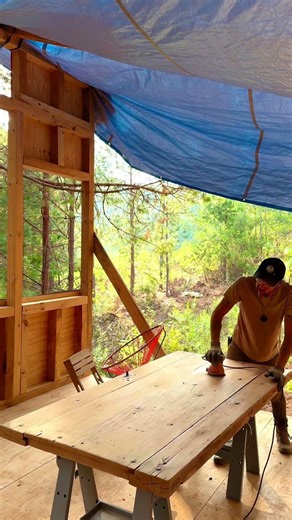 Restaurando esta puerta antigua poco a poco 🔨