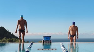 En 2020, le robot de piscine Dolphin M600 battait à plate couture les nageurs les plus aguerris au Championnat du Monde de Natation à la maison 💪 Cette année, le Dolphin M600 est de retour dans une course haute en voltige 😎 Découvrez la course effrénée du robot de piscine Dolphin M600 🥇 | Maytronics