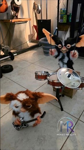 🎸 Gizmo & Mohawk Rock Slayer’s Ghosts of War! | Hilarious Mogwai (Gremlins) Jam