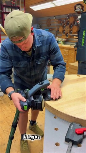 Sanding Round Oak Tabletop Edge 🪵✨ #woodworking #sanding #tablemaking