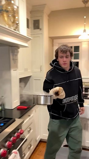 1.3M views · 8.1K reactions | Boiling Water vs. -20°F (DIY) 略勞 #holidayseason #belowzero #freezing #diy #camcasey | Cam Casey | Facebook