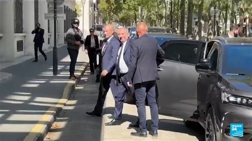 2K views · 48 reactions |  French President Emmanuel Macron is set to hold his first cabinet meeting on Wednesday, less than two weeks before a confidence vote on Prime Minister François Bayrou’s debt-cutting plan. FRANCE 24’s Antonia Kerrigan explains what could happen next | FRANCE 24 English | Facebook