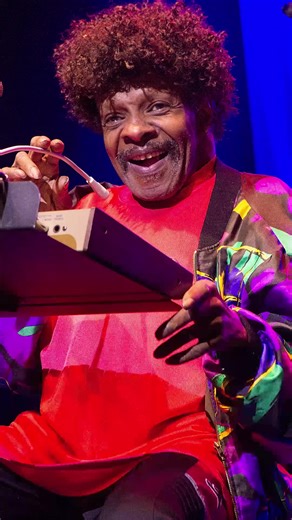 #SlyStone -- the frontman for the legendary band "Sly and The Family Stone" -- has died. 💔🕊️ Full story HERE: https://www.tmz.com/2025/06/09/music-legend-sly-stone-dead-82/Sly | TMZ