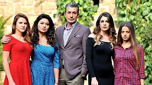 Paramparça 42. bölüm fragmanı izle!