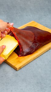 The famous liver recipe that has gathered millions of views! Ingredients: beef liver: 1 kg (2 lb) milk: 500 ml (17 fl oz) soft butter: 30 g (1.1 oz) oat flakes: 200 g (7.1 oz) parsley: 10 g (0.4 oz) onion: 1 pc carrot: 1 pc garlic: 4 cloves black pepper: 3 g (0.1 oz) salt: 5 g (0.2 oz) scallions: 10 g (0.4 oz) eggs: 3 pc cabbage: 300 g (11 oz) sweet paprika: 7 g (0.2 oz) salt: 10 g (0.4 oz) black pepper: 5 g (0.2 oz) mozzarella: 100 g (3.5 oz) butter: 15 g (0.5 oz) flour: 15 g (0.5 oz) mustard: 