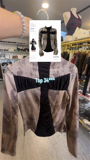 Top Fashion Trends: Color Space Girl Style